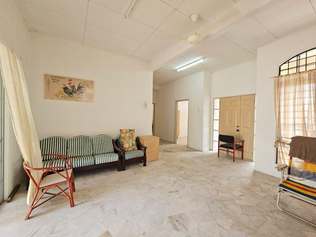 GOOD UNIT Bungalow Tasik Angsana Pantai Sepang Putra Sungai Pelek