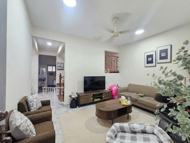 GOOD UNIT GOOD CONDITION GOOD LOCATION Putra bahagia Subang Jaya