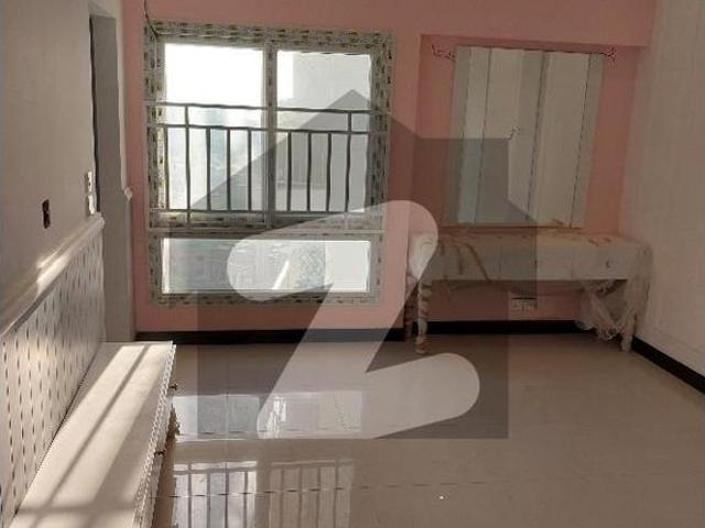 Good 2600 Square Feet Flat For Rent In Clifton Block 6