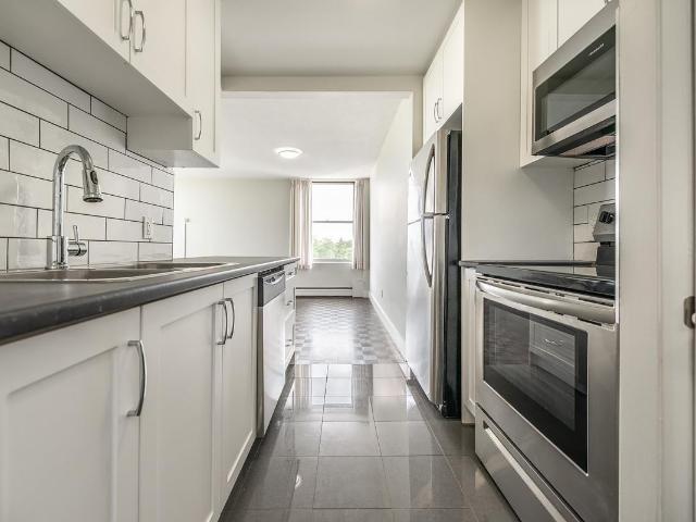 Goodacre Towers Apartments Studio Apartment for Rent at 360 Goodacre Towers North, Victoria, BC V8V 2P6 James Bay