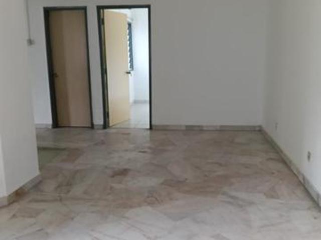 Goodyear Court 5 Middle Floor All room With Tiled