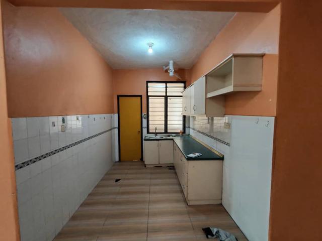 Goodyear Court 9 Low Floor Unit for Rent