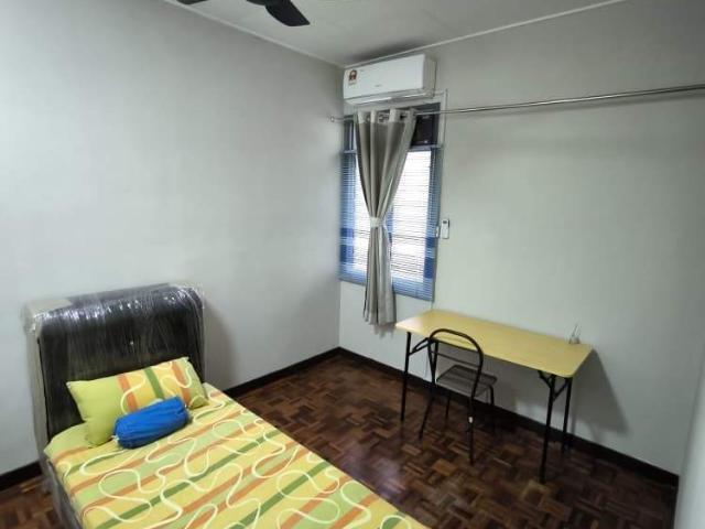 Goodyear court 1 fully furnished middle room with air cond