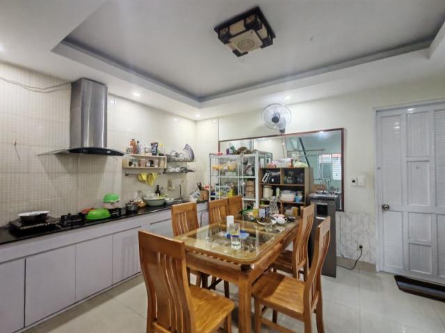 Góc kiệt 3m thẳng thông 30m ra MT Nguyễn Tri Phương, 70m2, mê lửng thoáng, 5. X tỷ