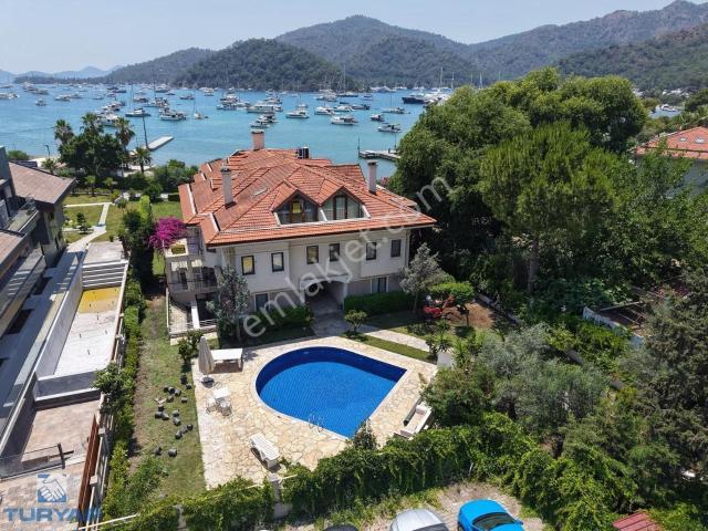 Göcek Opal Evlerinde Deniz Manzaralı 3+1 Kiralık Daire
