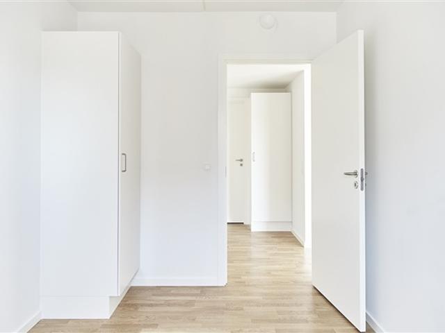 God 3 værelses lejlighed med altan, København S, København