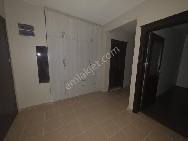 Gödene Toki'de Kiralık 3+1 Arakat Bakımlı Daire