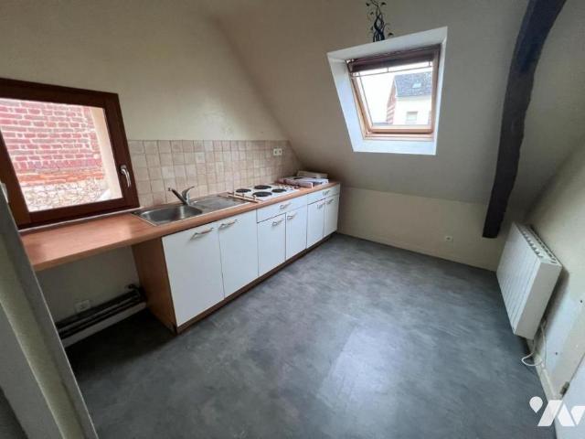 GODERVILLE PLEIN CENTRE, appartement sous comble