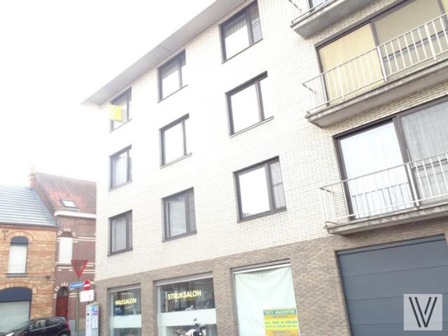 Goed onerhouden 2 slaapkamer appartement met garage