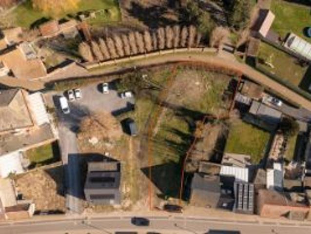 Goed gelegen bouwgrond van 733 m² in het centrum van Zand.