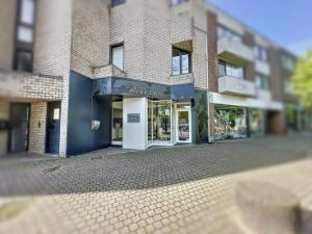 Goed gelegen handelspand in het centrum met een oppervlakte