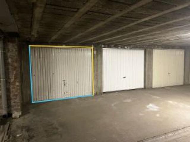 Goed gelegen inpandige garagebox