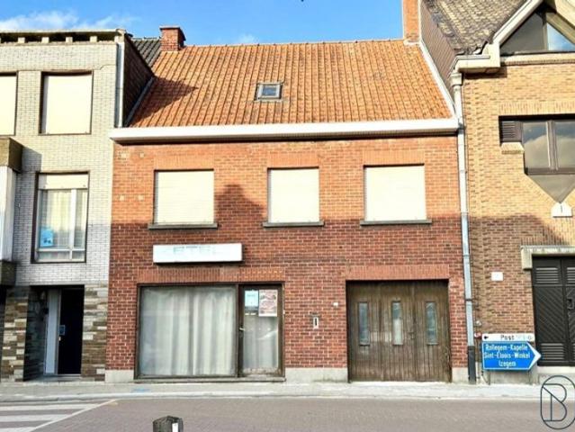 Goedgelegen TE RENOVEREN WONING met LOODS 160m²