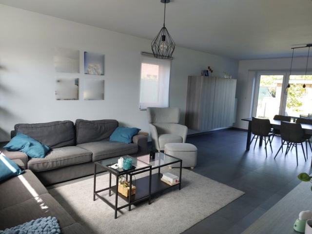 goedgelegen recente woning met vier slaapkamers