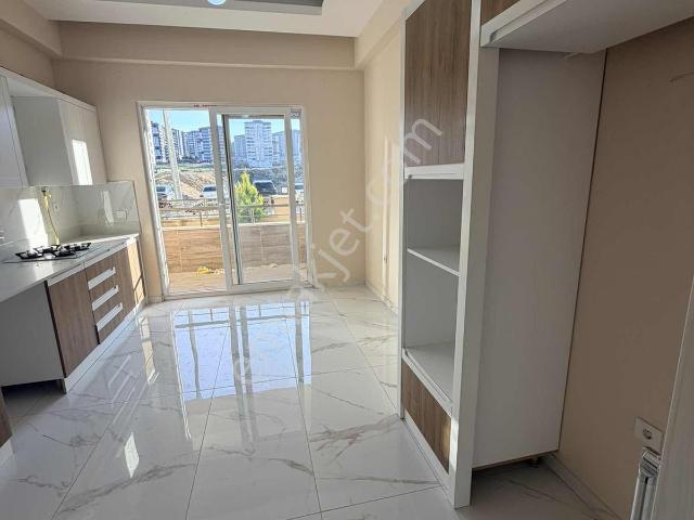 Göktürk Mah Kiralik Girş 3+1 Lüx Daire