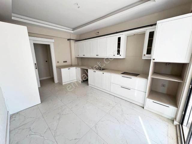 Göktürk'te Acilll Stadyum Dibi Sıfır Ön Cephe İskanlı 3+1 Daire