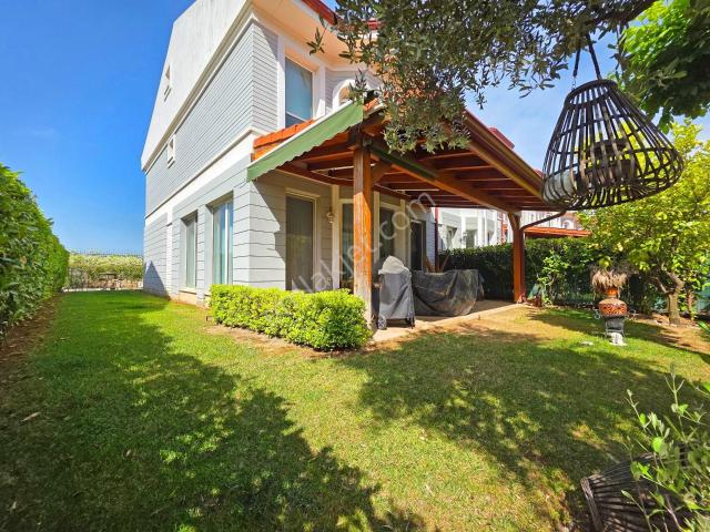 Gökhan Üçgün Panorama Villaları Trıplex, Köşe Konumda Villa