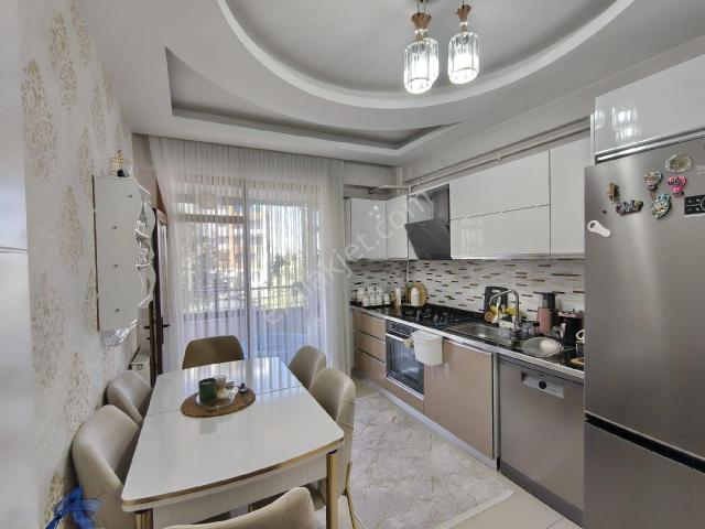 Gökkuşağı Vilları Arkası Geniş Satılık Daire