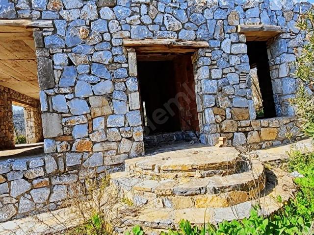 GÖKOVA KÖRFEZİ MİLAS ÖREN YAKINLARIN DA SATILIK KÖY EVİ