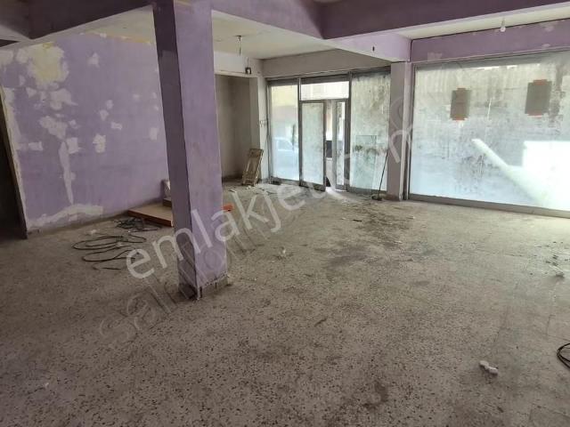 Göksal Emlaktan Caddeye Yakın 2 Katlı Kiralık Dükkan