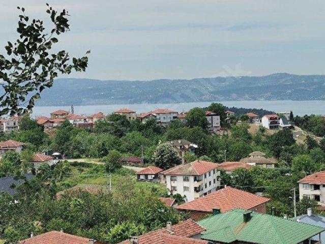 GÖL MANZARALI 1192M2 SATILIK ARSA