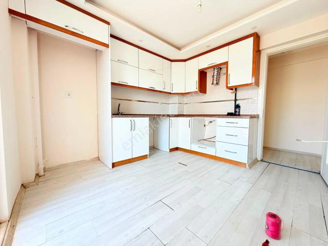 Göl san Gayrimenkul’den Yeşil Mah. 3+1 140 M2 Satılık Fırsat Daire!