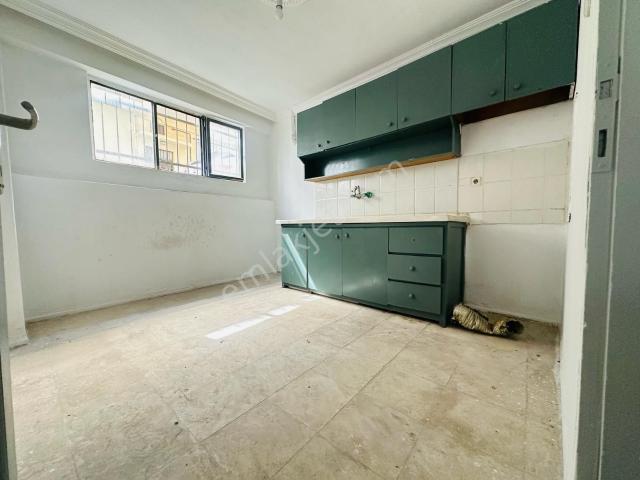 Göl san Gayrimenkul’den Kurtuluş Mah. Köşe Başı 3+1 Yarı Bodrum Satılık Daire