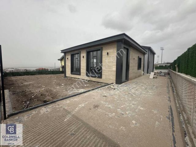 Gölbaşı Bahçelievlerde Göl Manzaralı 5+1 Full Yapılı Sıfır Villa