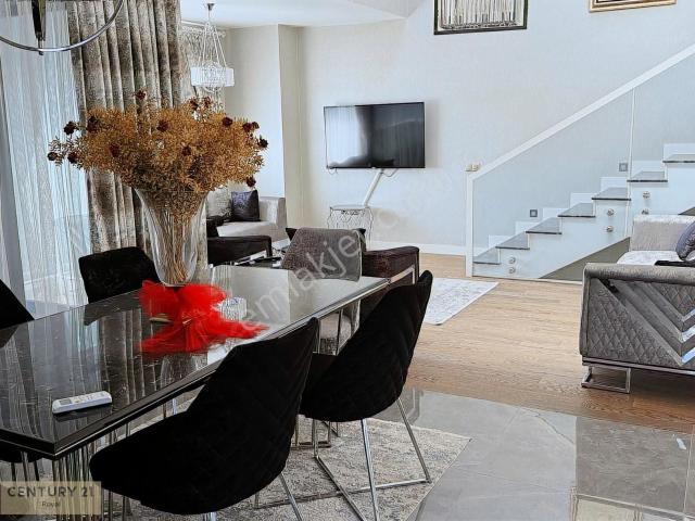 Gölbaşı Göl Villa Mogan Evlerinde Satılık 6+1 Villa