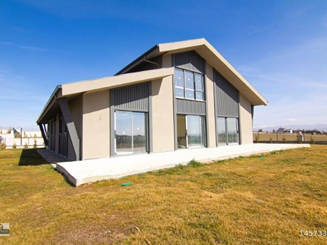 Gölbaşı Hacılar'da Lüks Dubleks Villa 5+1 Oda Her Odada Banyo Şömineli Güvenlikli Site