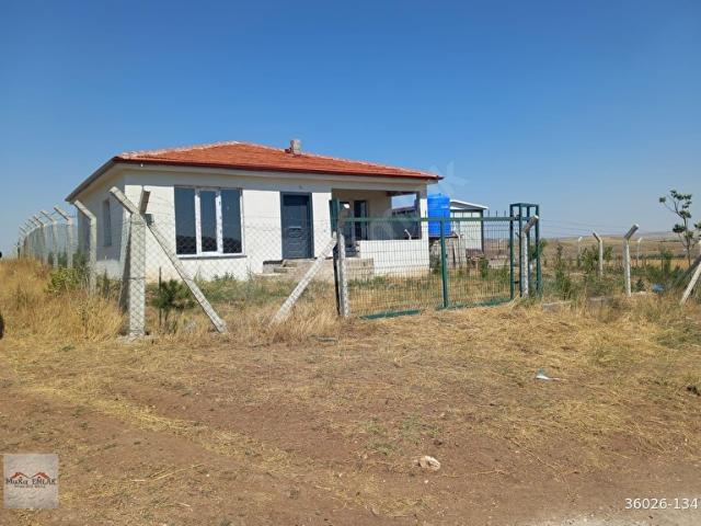 GÖLBAŞI MAHMATLIBAHÇE 'DE SATILIK HİSSELİ ARSA VE MÜSTAKİL 2+1 EV
