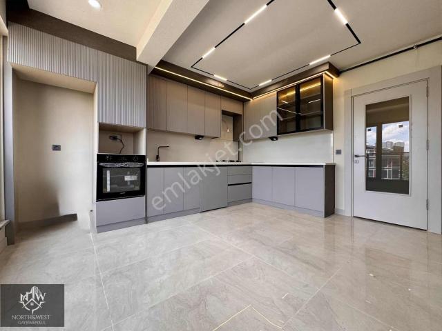 Gölbaşı İncek'te Ultra Lüks 4+1 Teraslı 170m² Dubleks Daire !