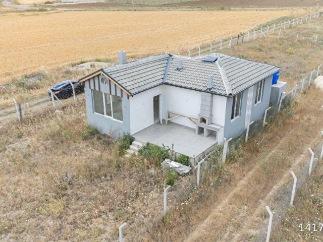GÖLBAŞI HACILARDA 500 m2 ARSADA 2+1 ŞÖMİNELİ BAĞ EVİ