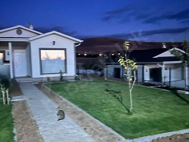 GÖLBAŞI'DA KARAOĞLANDA 500M2 MUSTAKİL BAHÇE İCERİSİNDE 2+1 KOPERATİF DAYİRESİ