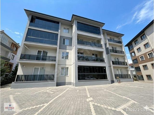 GÖLBAŞINDA HARİKA KONUMDA SATILIK 1+1 DAİRE