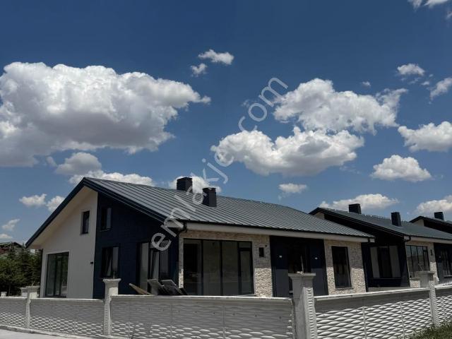 Gölbaşı Karaoğlan' Da Bahçeli Müstakil Satılık Villa
