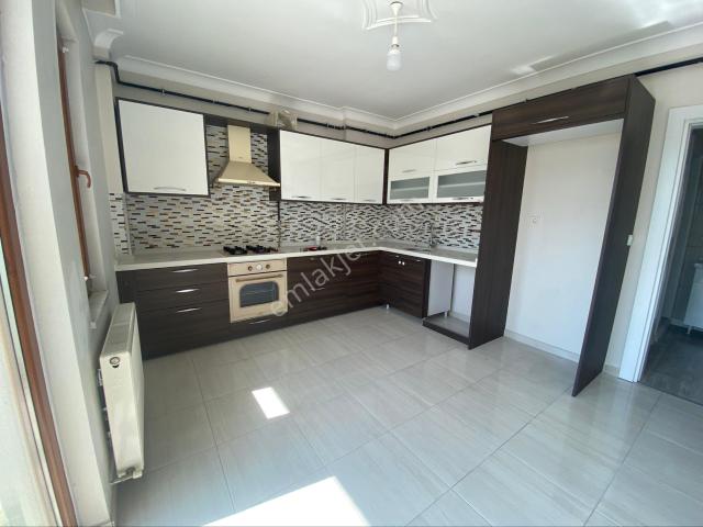 Gölcük Hisareyn'de Site İçi 4+1 Kiralık Bahçe Dubleks