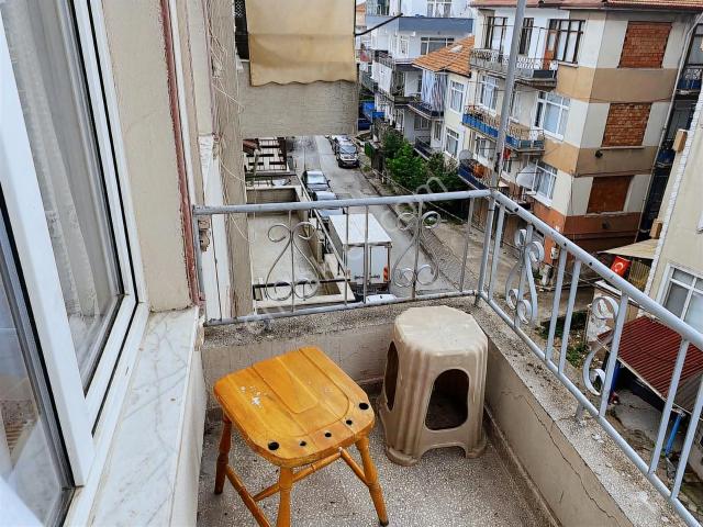 Gölcük Merkezde Eşyalı Kiralık 2+1 Daire