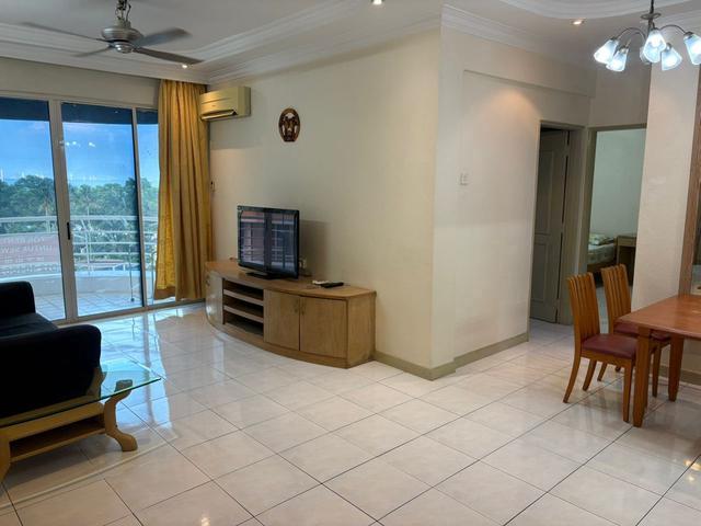 Gold Coast Block 109 1044sf 3Bedrooms Fully Furnished 1Carpark