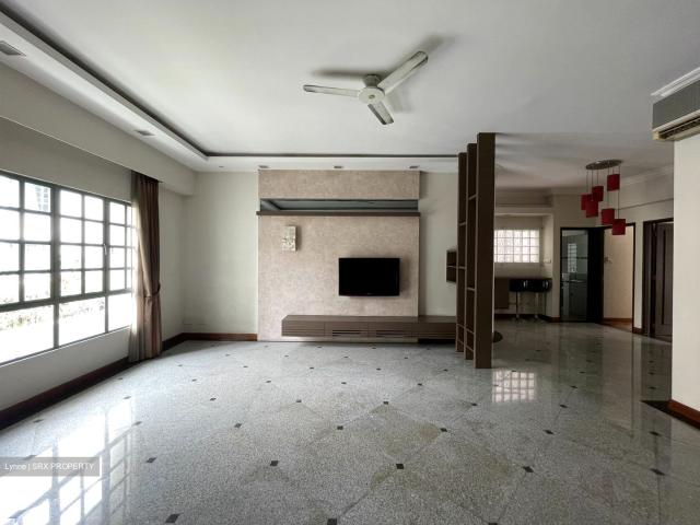 Gold Coast Condo D5, Condominium