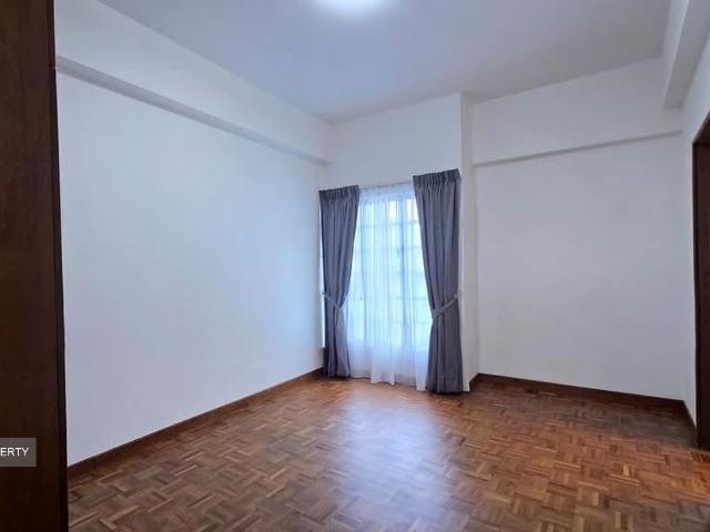 Gold Coast Condo D5, Condominium