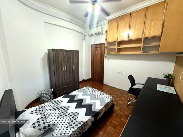 Gold Coast Condo D5, Condominium