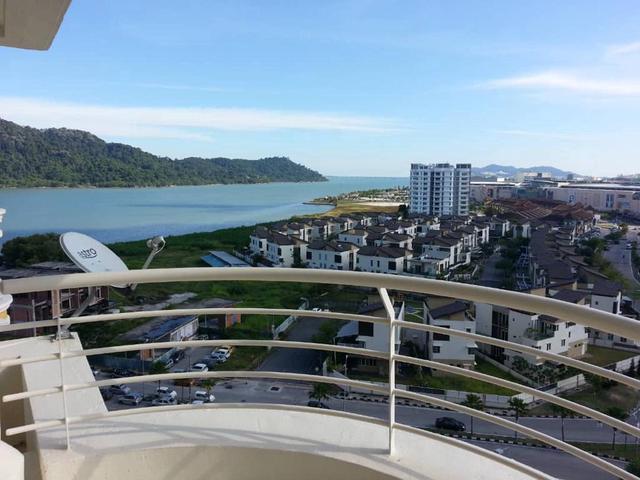Gold Coast Condo Seaview Fully Renovated Furnished 3Bedrooms 1184sf