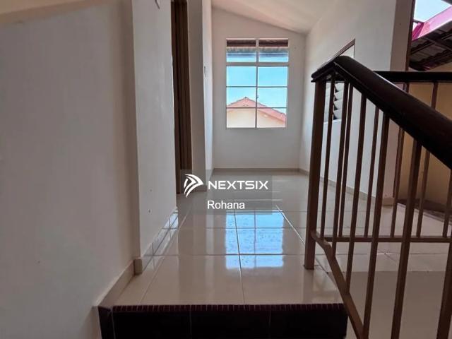 Gold Coast Resort Condominium At Bayan Lepas For Sale, Penang