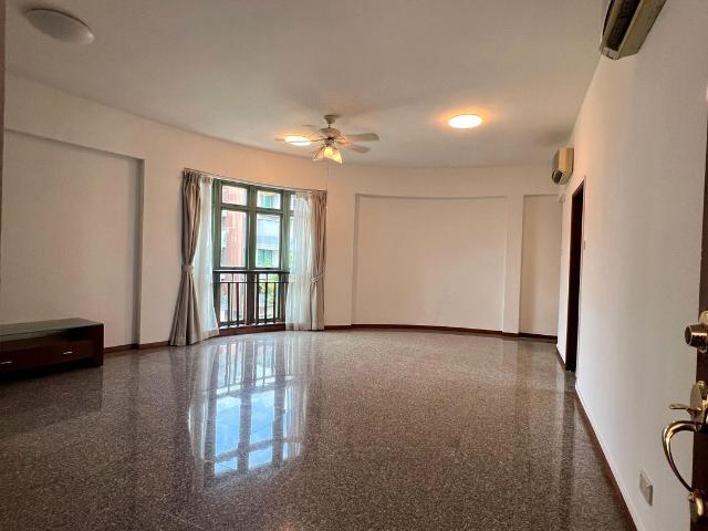 Gold Palm Mansion D15, Apartment