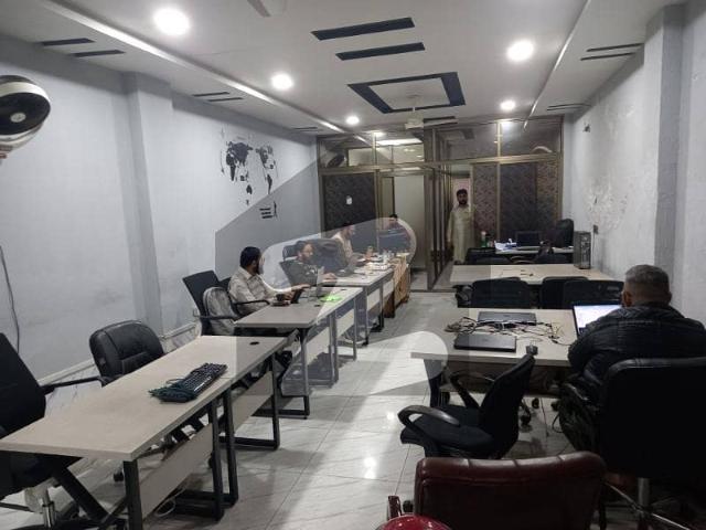Golden offer 2800 sq feet 1st floor hall for salient office in johar town near shaukat khanum hospital prime location
