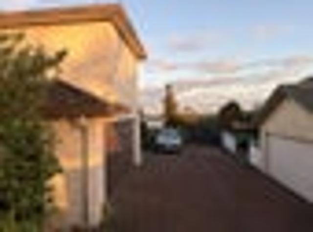 Golden Opportunity in Sunnynook