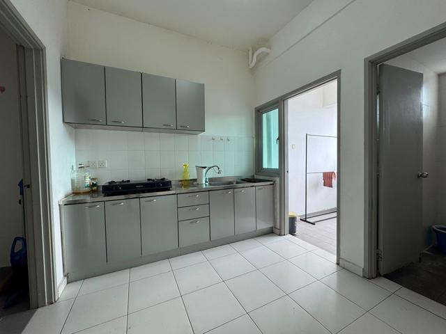 Golden triangle condo 7 carparks at Sungai Ara