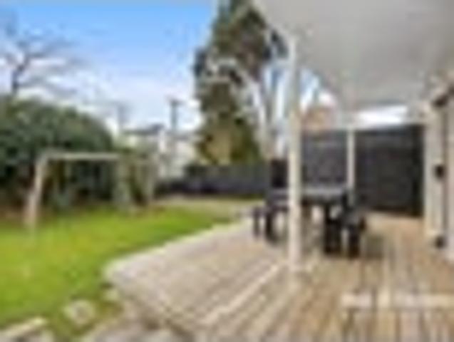 Golden Triangle Gem with Sun, Space & Flexibility