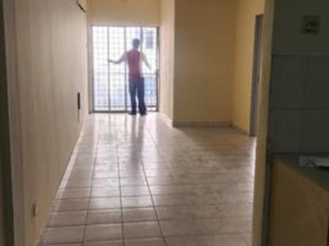 Golden Villa For Sale 3 Bedrooms 2 Bathrooms Taman Sentosa Klang